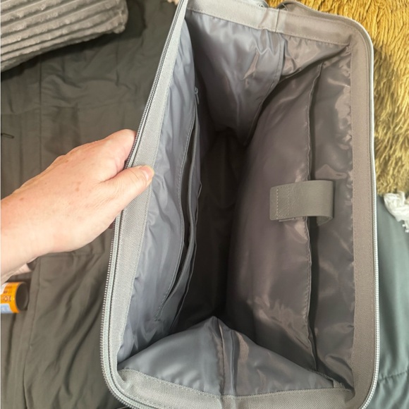 Beis Mini Weekender NWT Gray - Picture 3 of 5